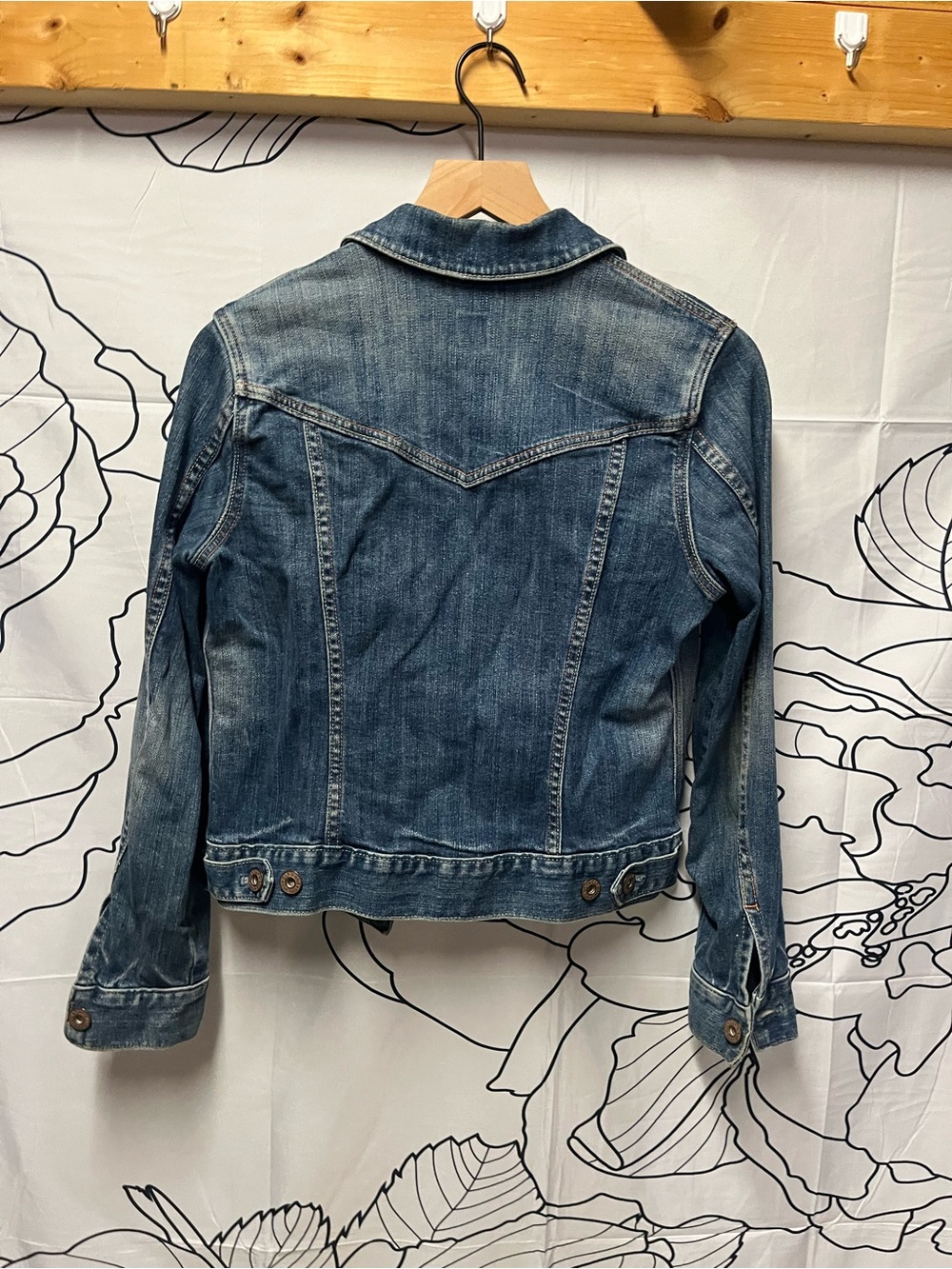 GAP Medium Blue Denim Jean Jacket (399) - Picture 11 of 14